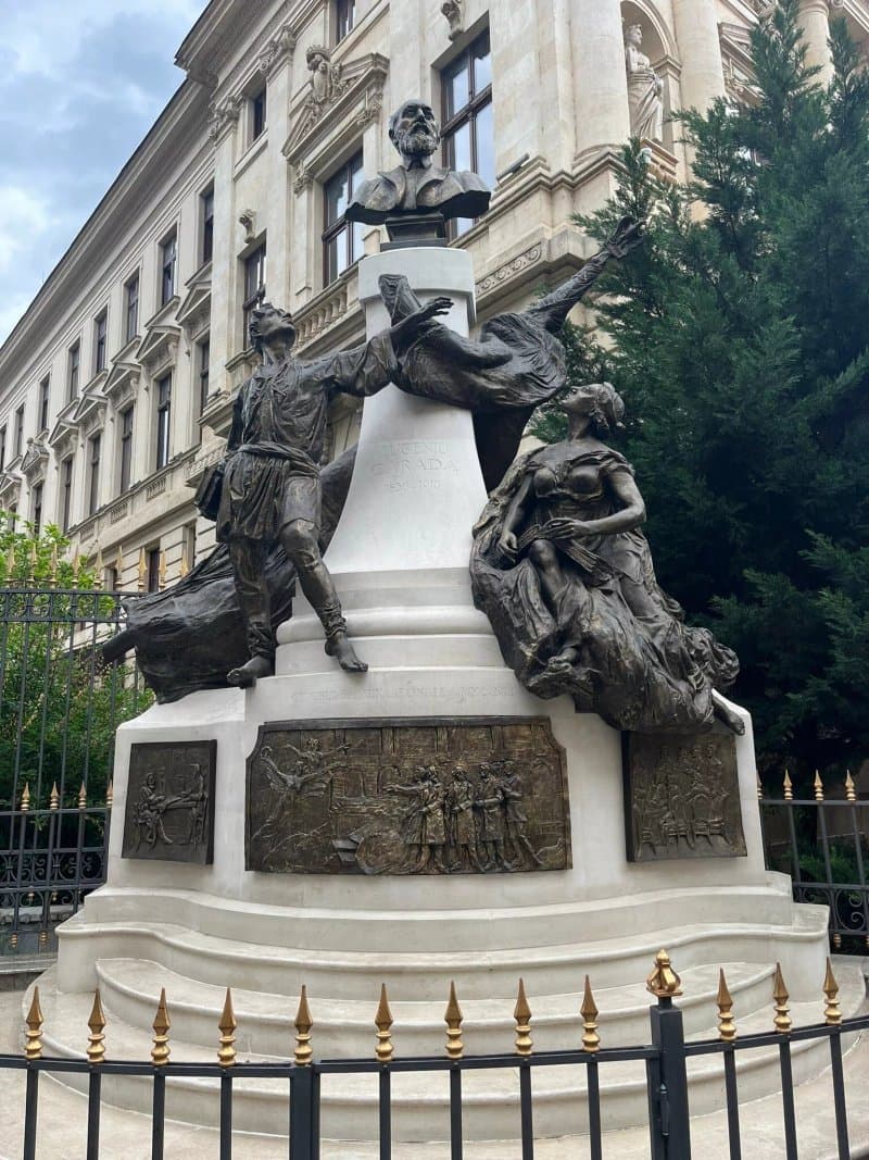 MONUMENTO IUI EUGENIU CARADA