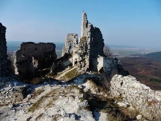 Plavecky hrad a podhradie