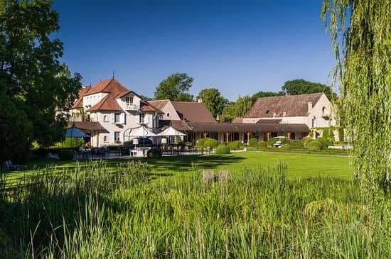 Relais & Chateaux - Hostellerie de Levernois
