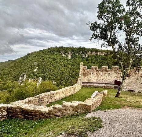 Petrapilosa Castle
