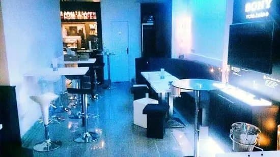 Pont Lounge Cocktail Bar