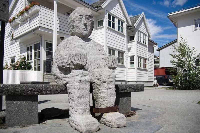 Gjest Baardsen Statue