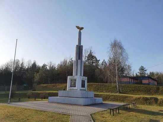 Niepodleglosci Monument