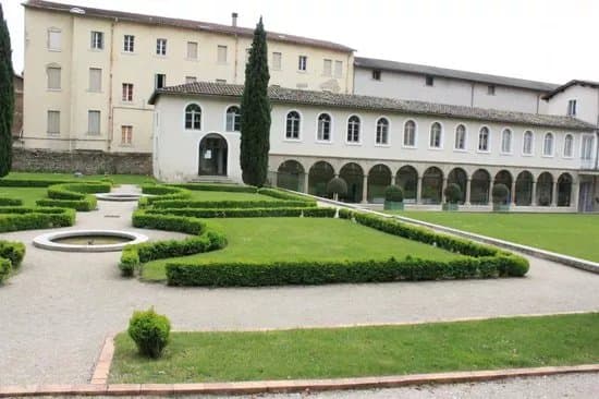 Musee International de la Chaussure (International Footwear Museum)