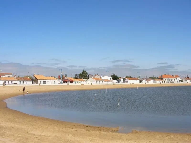 Nice house on the sea, quiet and pleasant, garden, wifi
