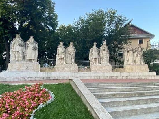Parcul Voievozilor / "park Of The Kings"