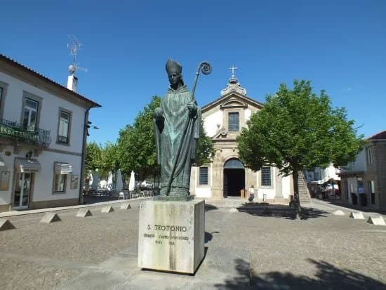 ESTATUA DE Sao Teotonio