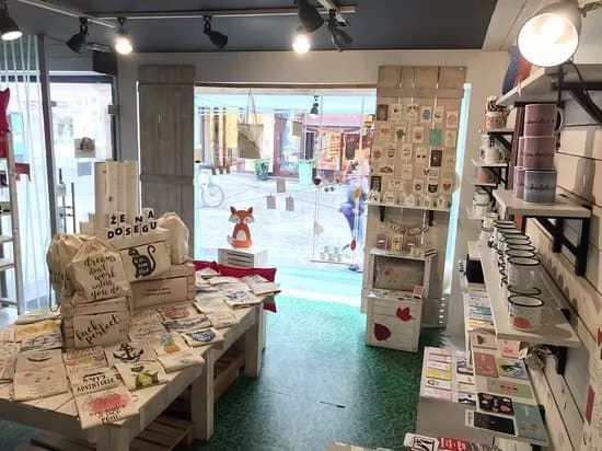 Foxboutique Gift & Souvenir Store