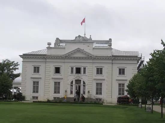 Uzutrakis Manor Estate (The Tyszkiewicz Palace)