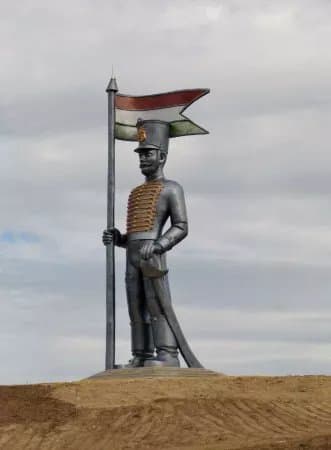 Miskahuszar Statue