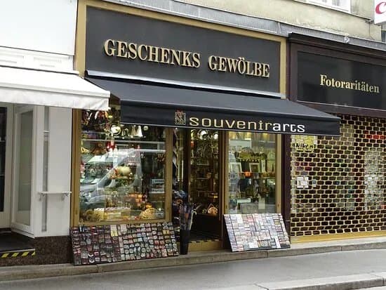 SouvenirArts