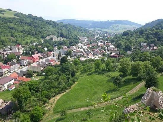 Lednica Castle