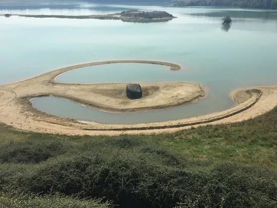 Broken Circle and Spiral Hill
