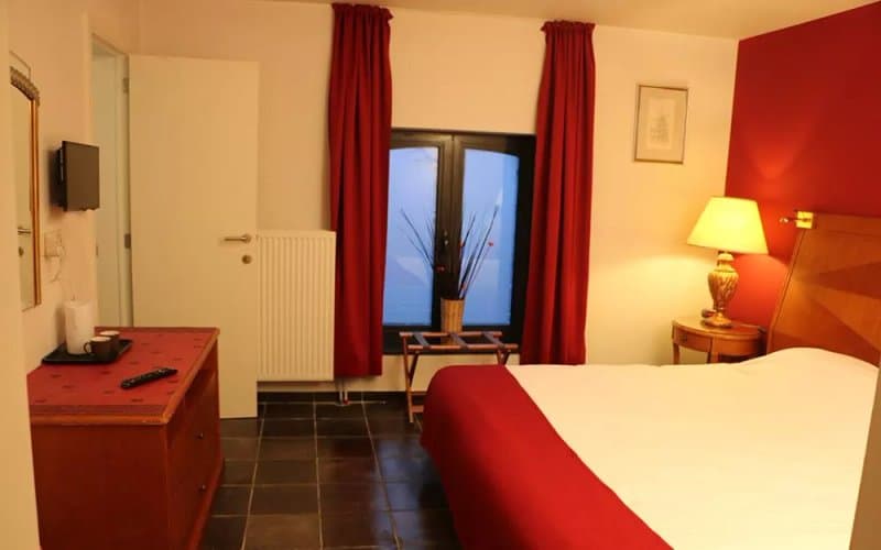 Le Central Hotel