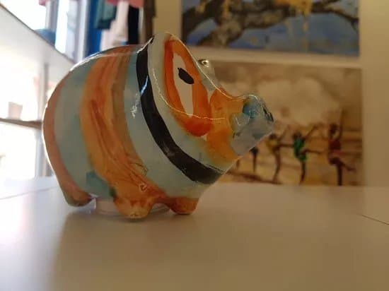 Poola Gallery