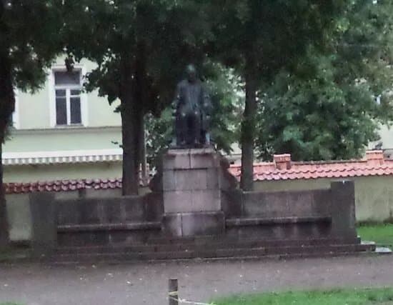Monument To Jozef Montwill