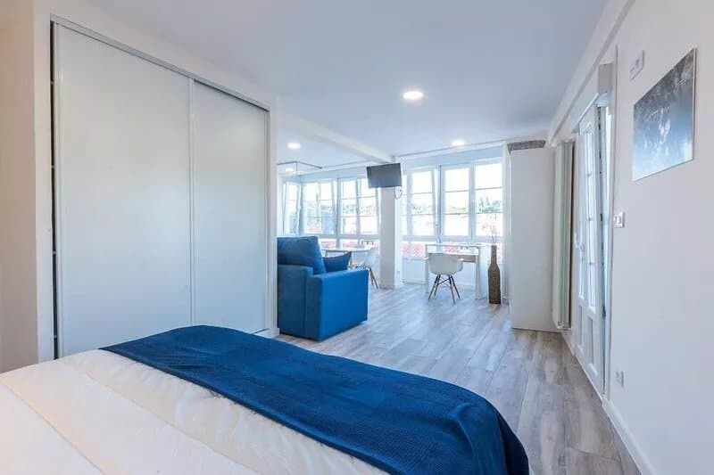 DELUXE APARTMENT WITH BALCONY