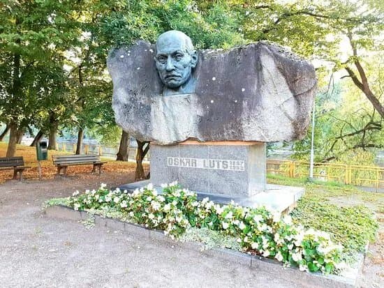 Statue of Oskar Luts