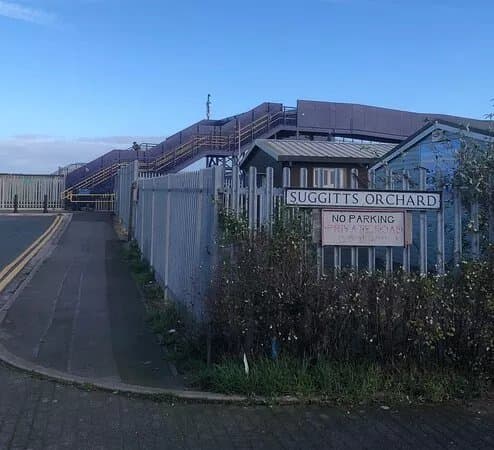 Suggitts Lane Railway Crossing
