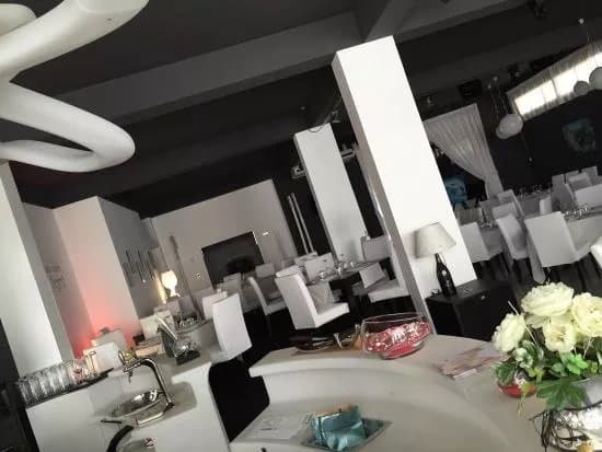 Moon Light Club Cafe