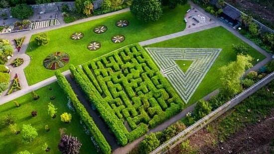 Vandeleur Walled Garden & Visitor Centre