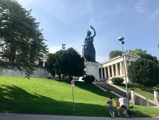 Ruhmeshalle und Bavaria