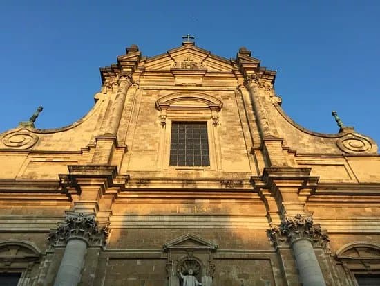 St. Walburga's Church (Sint-Walburgakerk)