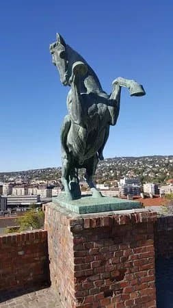 Memorial to the second transylvanian hussars