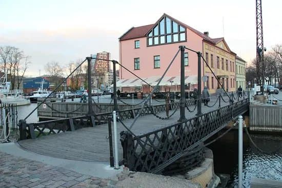 Chain Bridge