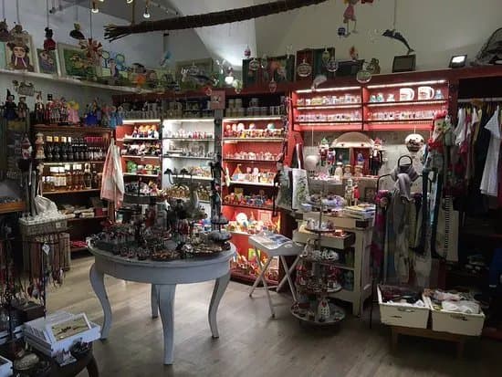 Red Bench Souvenirs