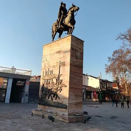 Monument George Kastriot - Skenderbeg