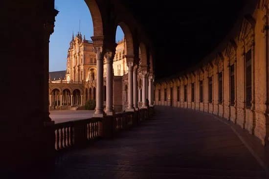 Heart of Sevilla Free Tours