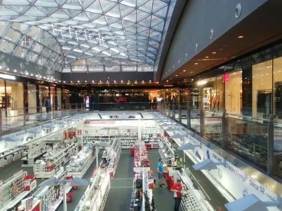 Centro Comercial Castellana 200
