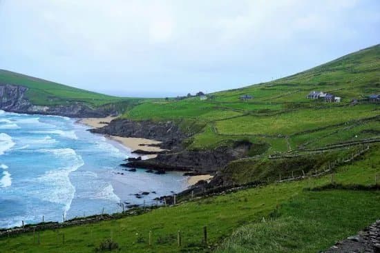 Coumeenoole Beach