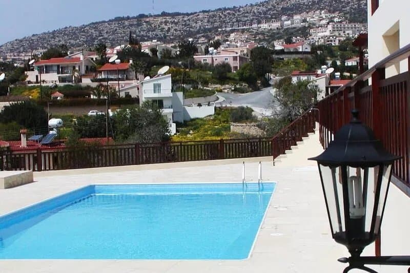 Luxury 1 bedroom apartment (sleeps 4) with shared pool
