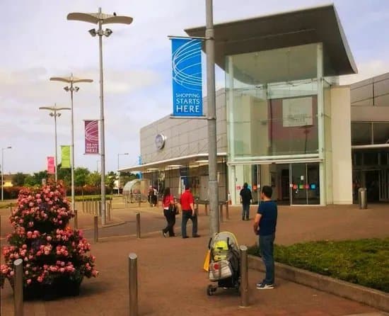 Manor West Retail Park