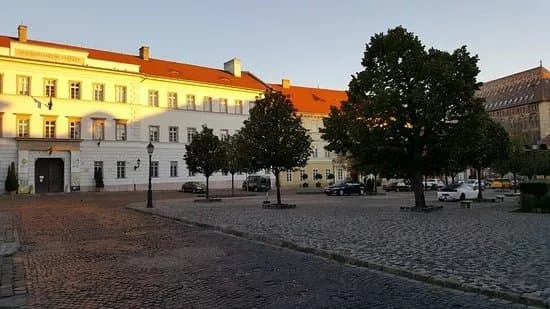 Uri Street