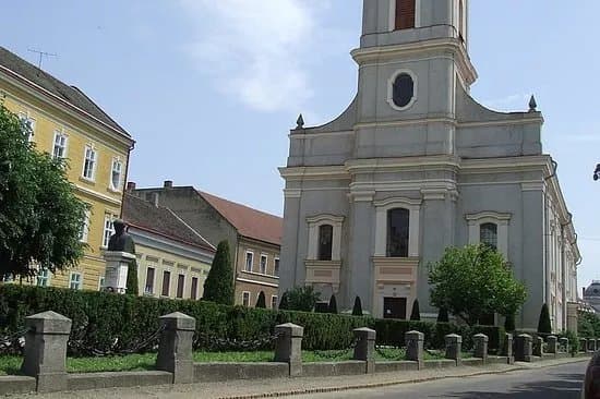 Biserica Reformata cu Lanturi
