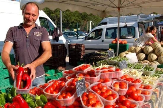 Marche Agricole de Velleron