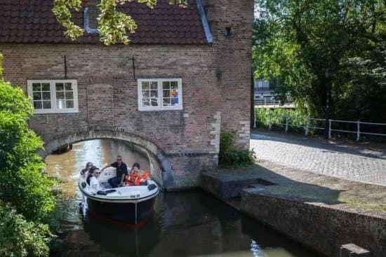 Canal Hopper Delft