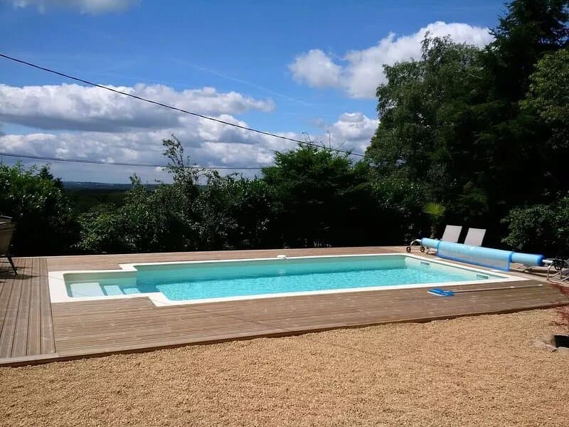 Beautifully Restored Farmhouse With Stunning Pool and HotTub. A great games room