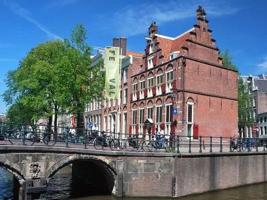 House On The Three Canals