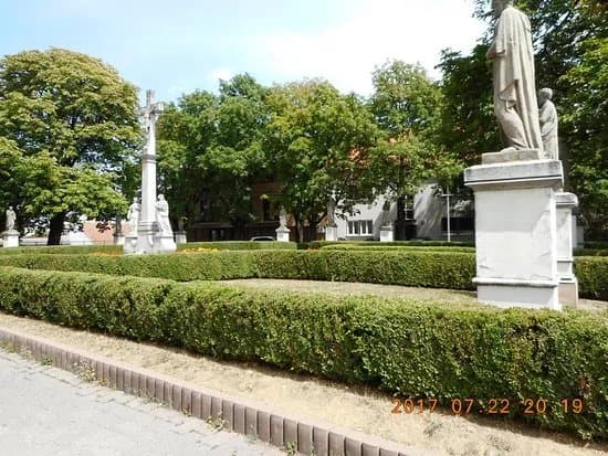 Statues of the Apostles