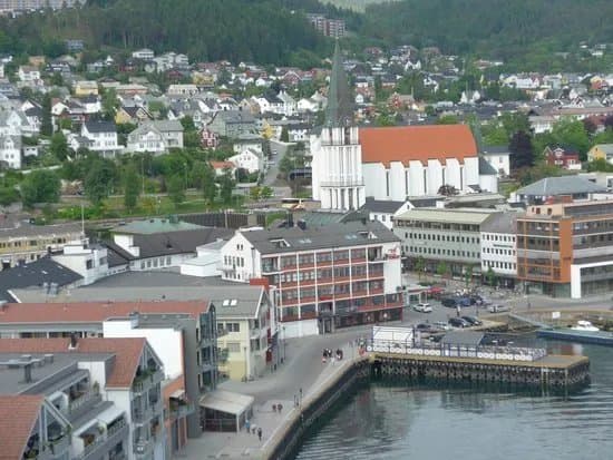The Rose Maiden Molde Town Hall