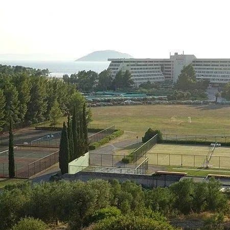 Tennis Club