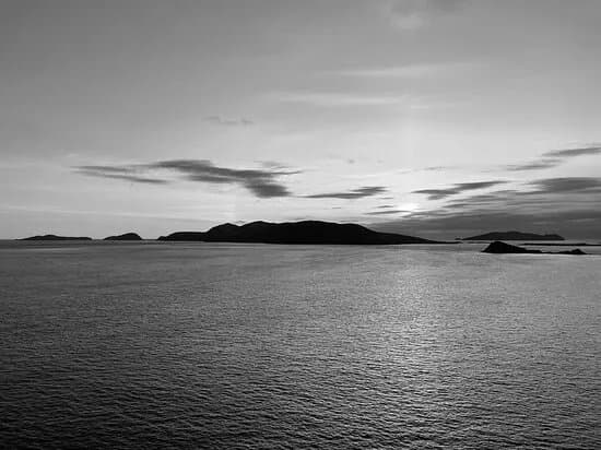 Dingle Shuttle Bus Tours and Taxi