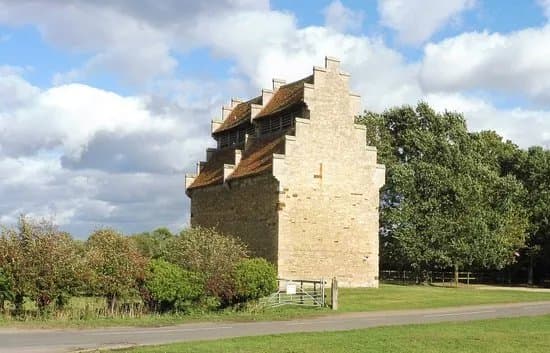 Willington Dovecote and Stables