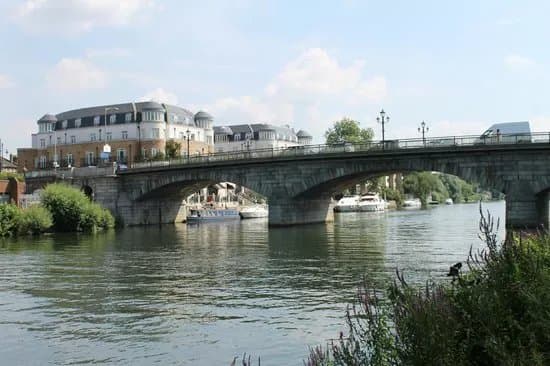 Staines Bridge