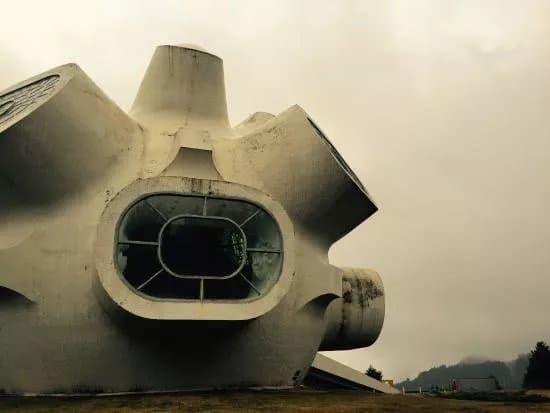Makedonium monument