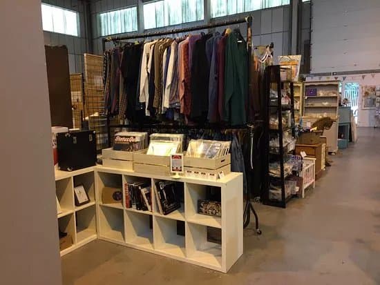 Robin's Nest Emporium